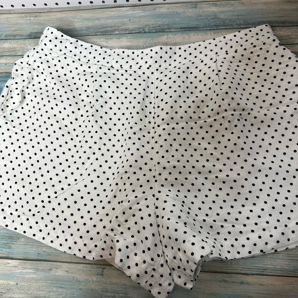 Nwt kate Spade linen blen Shorts White Polka Dot Shorts size L
